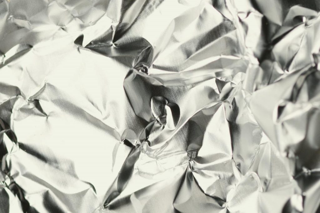 strony folii aluminiowej